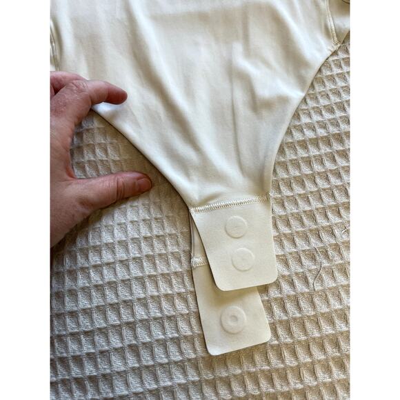 Lululemon Wundermost Ultra-Soft Nulu Square Neck Long Sleeve Bodysuit Ivory Med - Picture 12 of 13